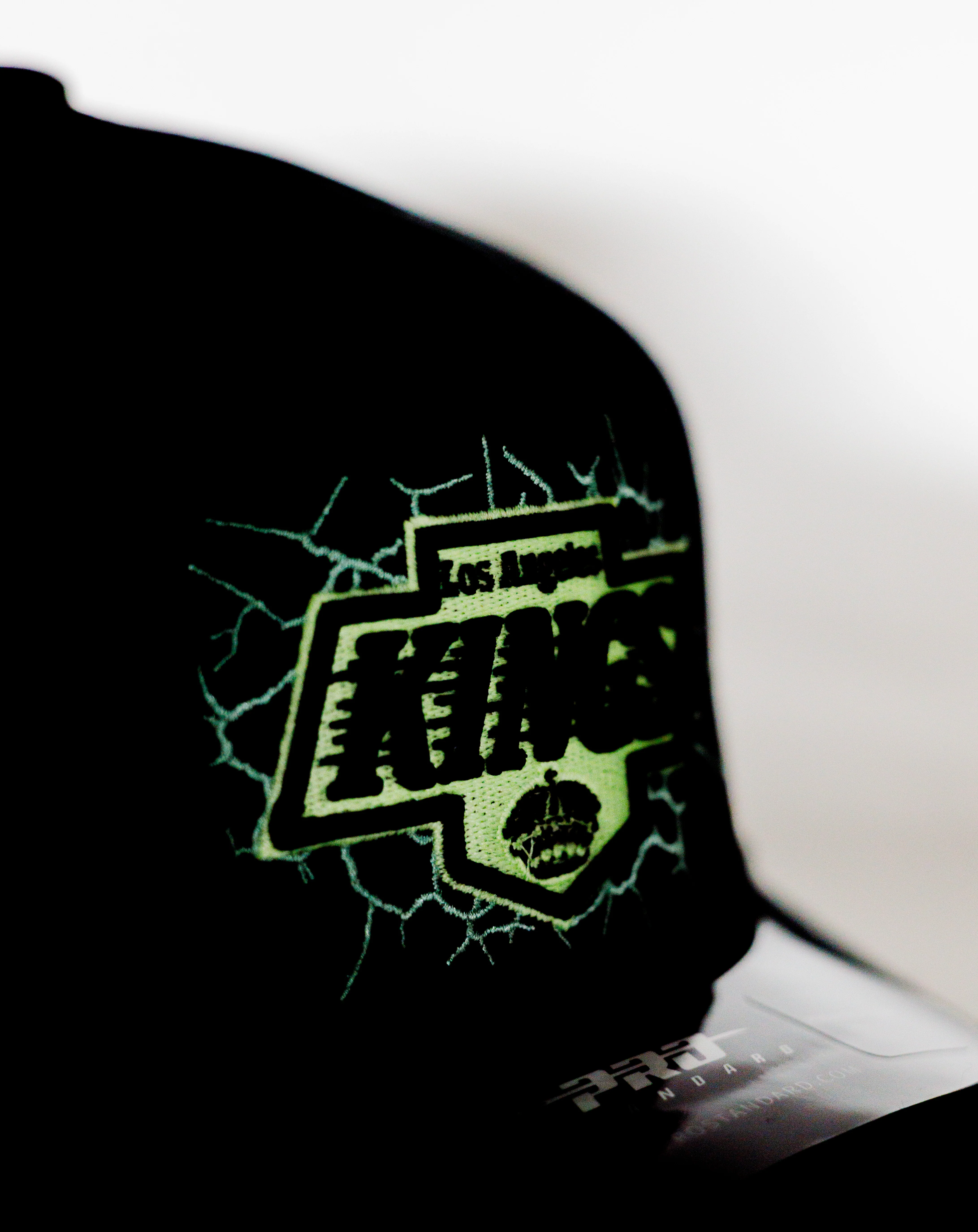 KINGS GLOW IN THE DARK PRO PINCH SB - Image 4